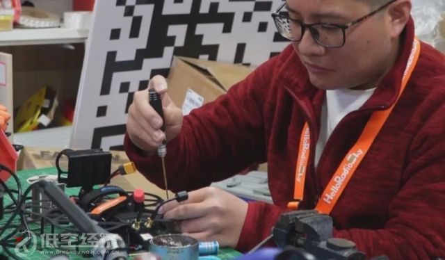 低空经济蓬勃发展 “飞手”人才缺口100万人!(图3) 低空经济蓬勃发展 “飞手”人才缺口100万人!(图3)